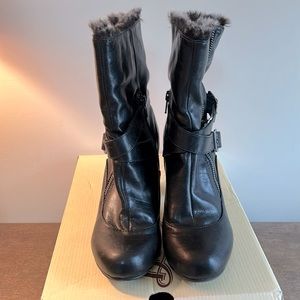 Bass fake fur lined ankle bootie.